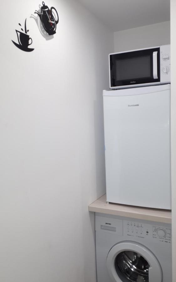 Apartamenty centrum MAŁA DWÓJECZKA BŁĘKITNA Panoramiczna BALKONEM PROMENADA Kielce Exterior foto