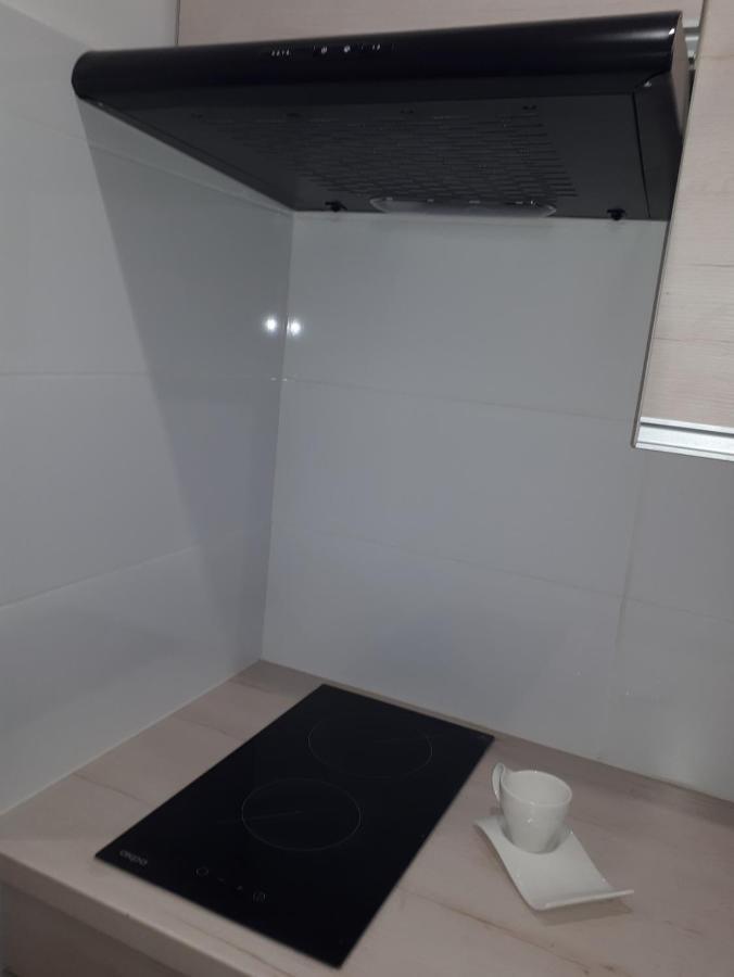 Apartamenty centrum MAŁA DWÓJECZKA BŁĘKITNA Panoramiczna BALKONEM PROMENADA Kielce Exterior foto