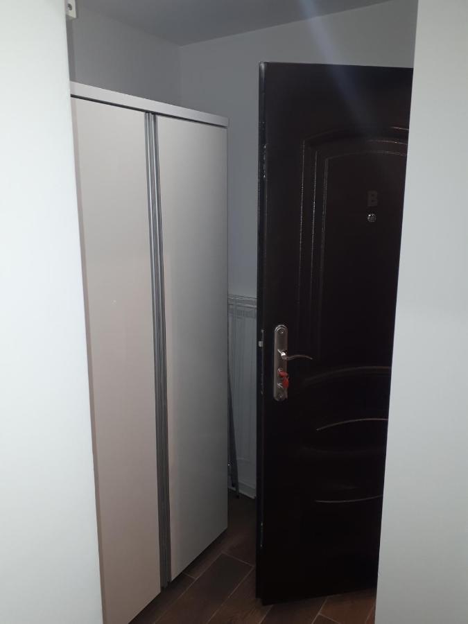 Apartamenty centrum MAŁA DWÓJECZKA BŁĘKITNA Panoramiczna BALKONEM PROMENADA Kielce Exterior foto